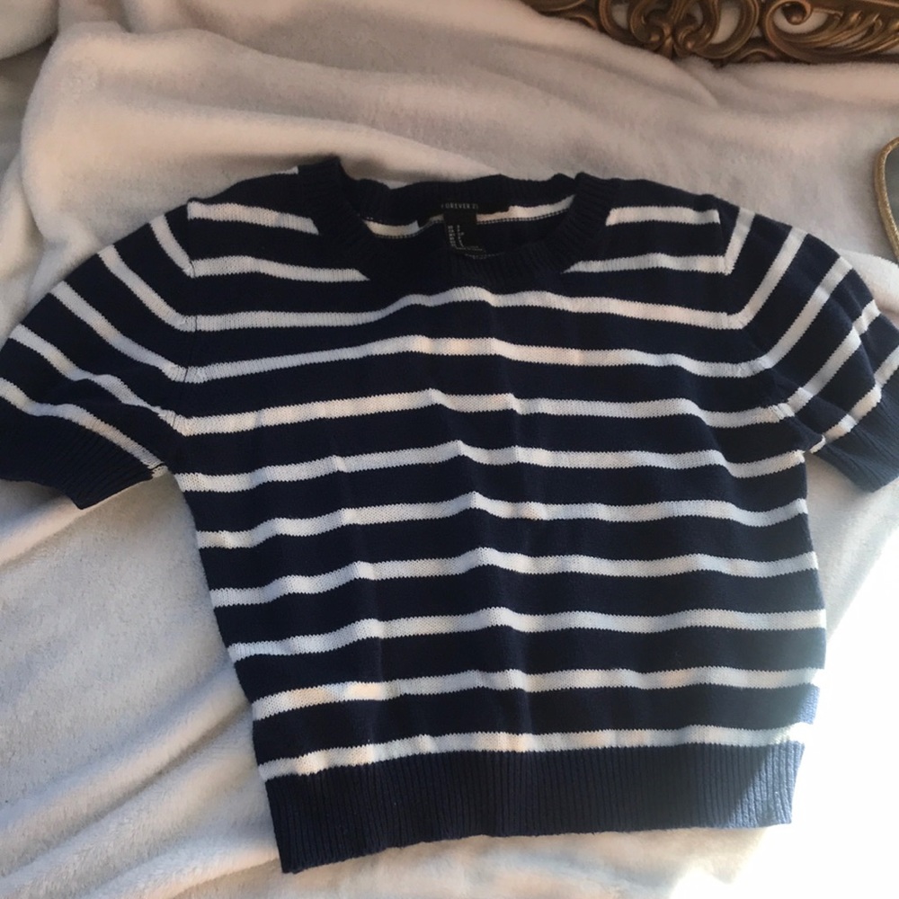 Forever 21 short sleeve sweater crop top